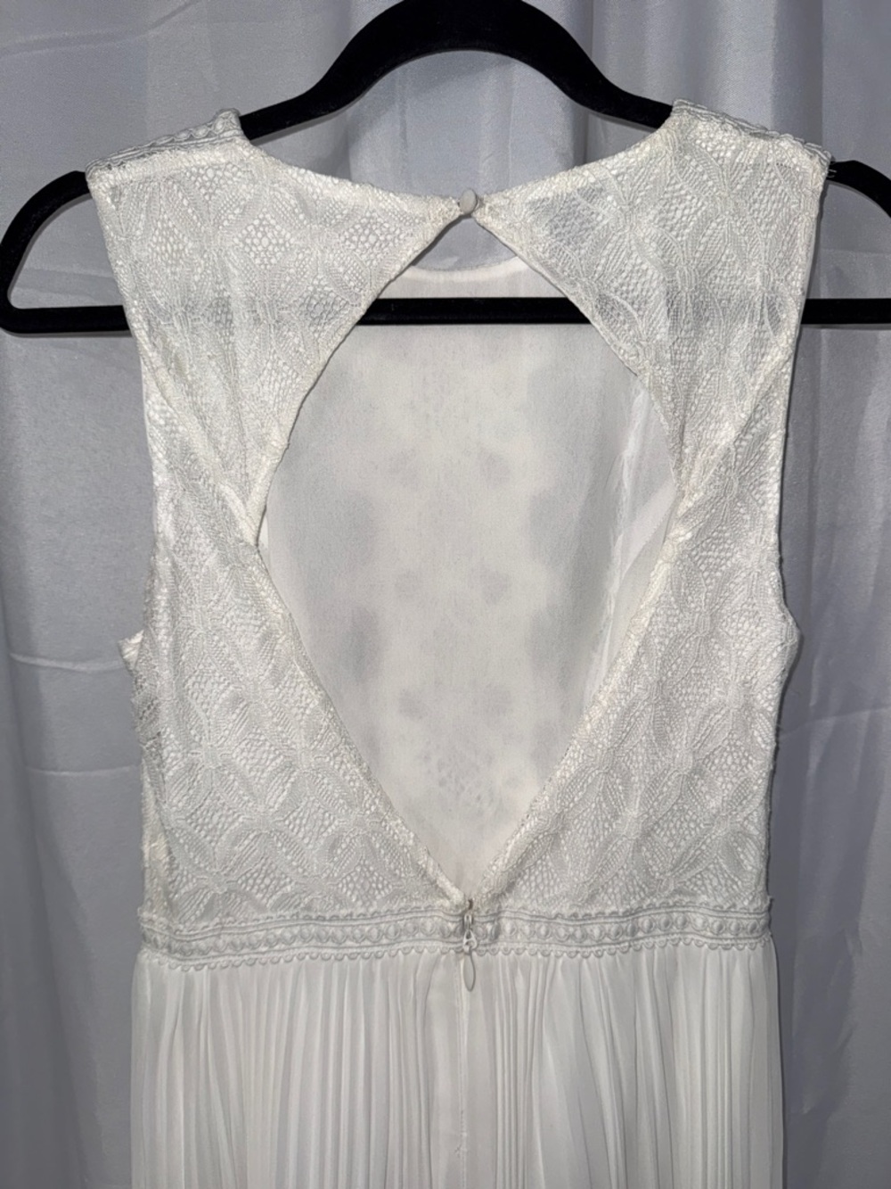 bebe White Lace Pleated Maxi Dress - Picture 4 of 7
